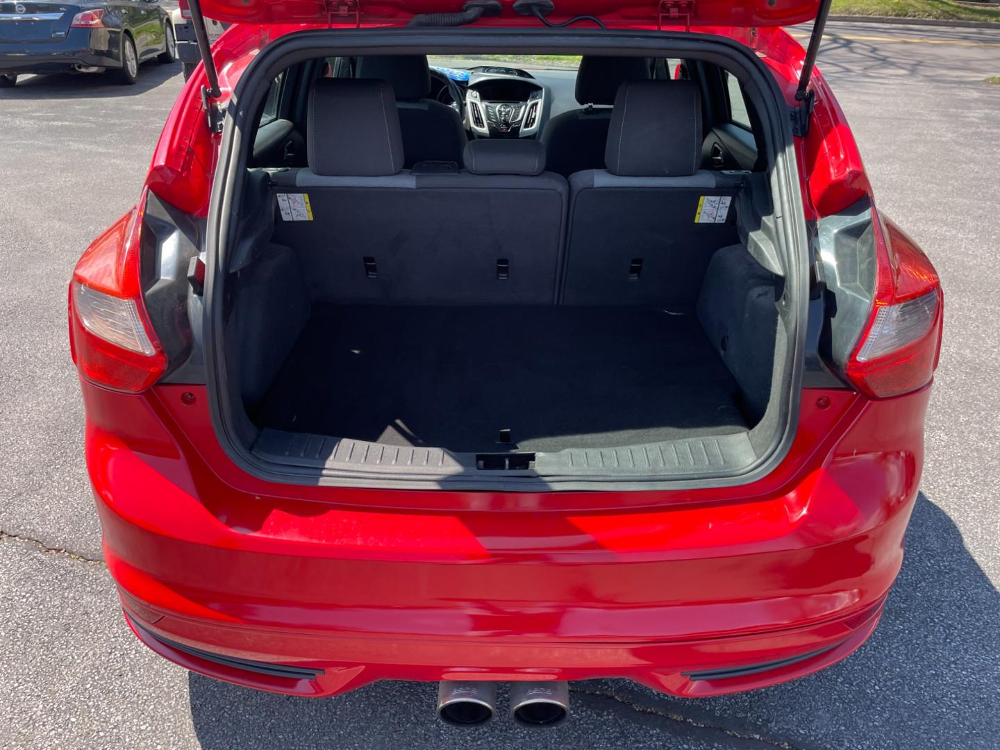 2014 Red Ford Focus ST Hatch (1FADP3L9XEL) with an 2.0L L4 DOHC 16V engine, located at 101 N. Main Street, Muncy, PA, 17756, (570) 546-5462, 41.207691, -76.785942 - Photo#8